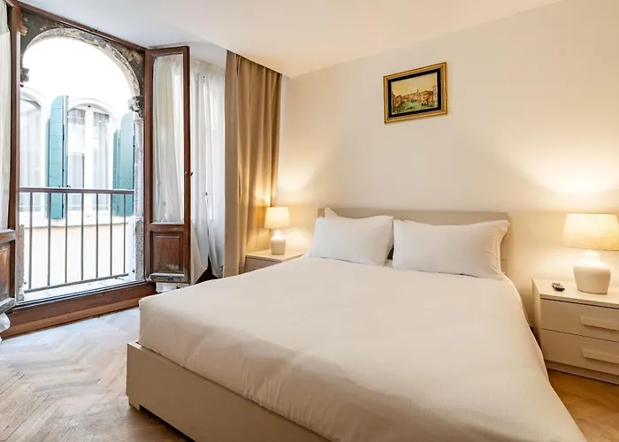Torre Dell\'Orologio Apartment By Bricola Apartments